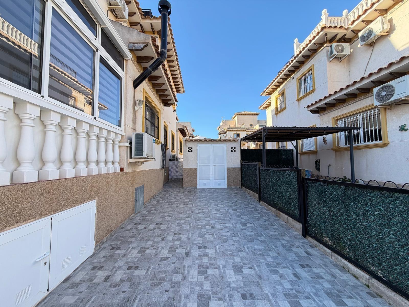 House in Urbanizacion Las Filipinas, Alicante, Spain 2 bedrooms, 82 sq.m. No. 160948