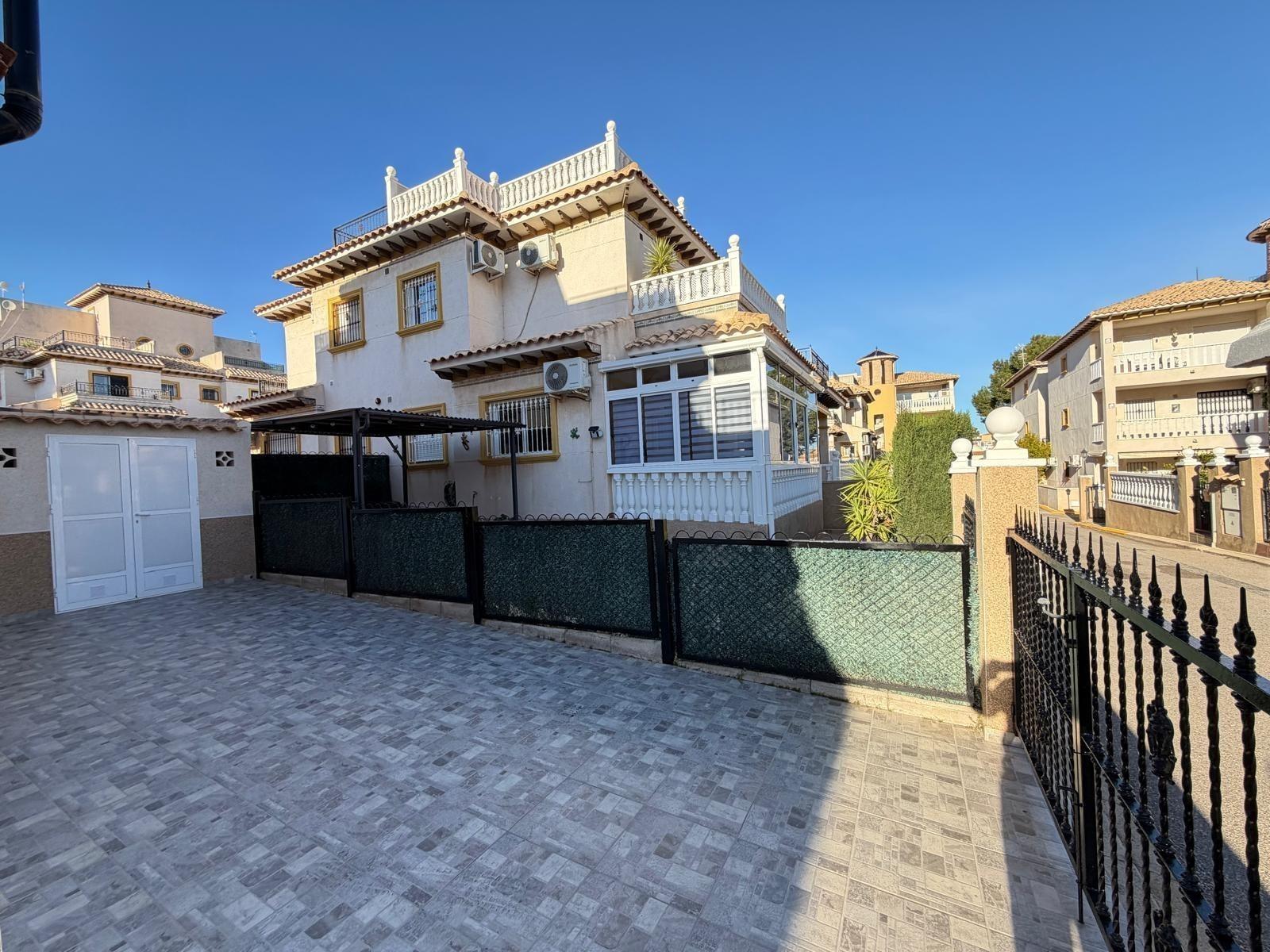House in Urbanizacion Las Filipinas, Alicante, Spain 2 bedrooms, 82 sq.m. No. 160948