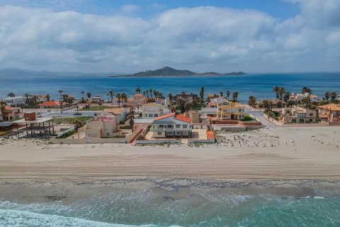 Вилла в Ла-Манга-дель-Мар-Менор, Мурсия, Испания 6 спален, 282м2 №147034