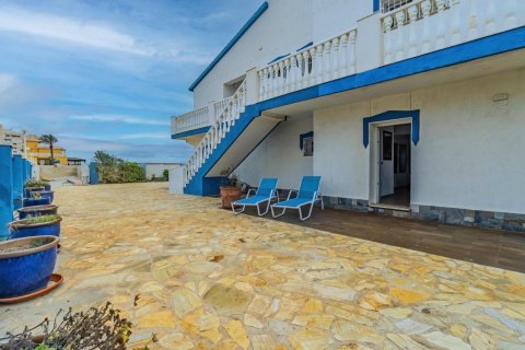 Villa for sale in La Manga del Mar Menor, Murcia, Spain 6 bedrooms, 282 sq.m. No. 147034 - photo 15