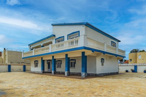 Villa for sale in La Manga del Mar Menor, Murcia, Spain 6 bedrooms, 282 sq.m. No. 147034 - photo 13