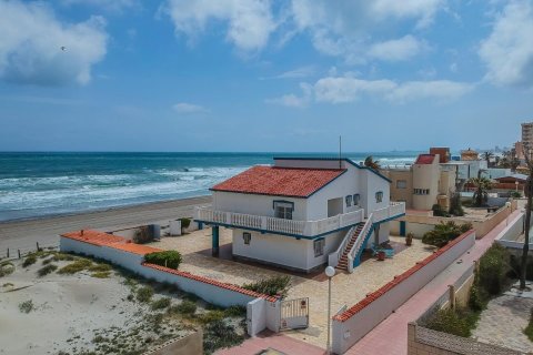 Villa for sale in La Manga del Mar Menor, Murcia, Spain 6 bedrooms, 282 sq.m. No. 147034 - photo 4