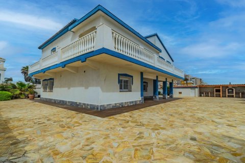 Villa for sale in La Manga del Mar Menor, Murcia, Spain 6 bedrooms, 282 sq.m. No. 147034 - photo 6