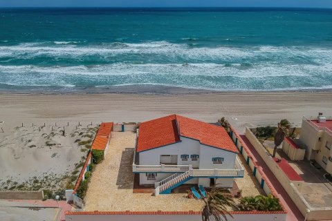 Villa for sale in La Manga del Mar Menor, Murcia, Spain 6 bedrooms, 282 sq.m. No. 147034 - photo 3