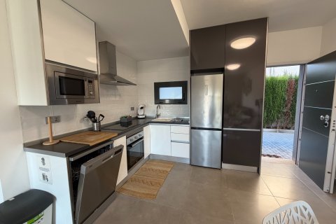 Продажа квартиры в Пилар де ла Орадада, Аликанте, Испания 2 спальни, 70м2 №147029 - фото 9