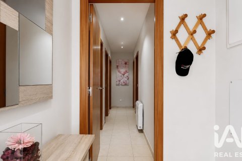 House for sale in Riudecanyes, Tarragona, Spain 4 bedrooms, 160 sq.m. No. 193544 - photo 3
