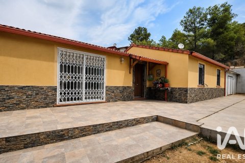 House in Riudecanyes, Tarragona, Spain 4 bedrooms, 160 sq.m. No. 193544