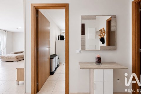 House for sale in Riudecanyes, Tarragona, Spain 4 bedrooms, 160 sq.m. No. 193544 - photo 2