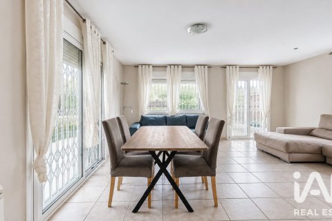 House for sale in Riudecanyes, Tarragona, Spain 4 bedrooms, 160 sq.m. No. 193544 - photo 5