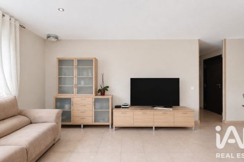 House for sale in Riudecanyes, Tarragona, Spain 4 bedrooms, 160 sq.m. No. 193544 - photo 4