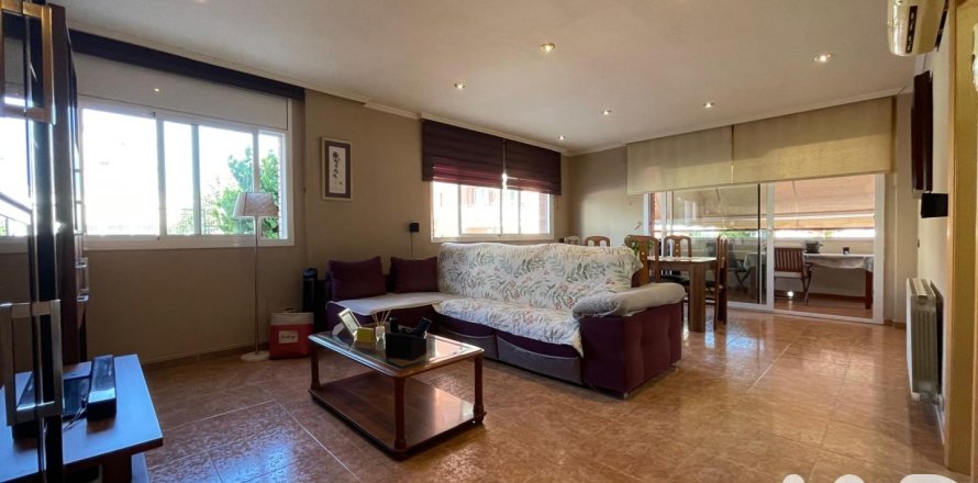 Wohnung in Vilanova i la Geltru, Barcelona, Spanien 4 Schlafzimmer, 107 m2 Nr. 192076
