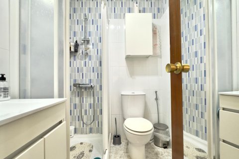 Bungalow for sale in Torrevieja, Alicante, Spain 1 bedroom, 46 sq.m. No. 183043 - photo 12