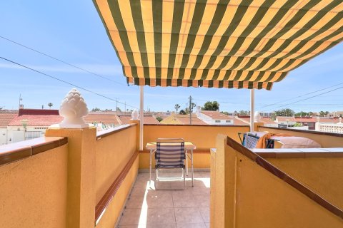 Bungalow for sale in Torrevieja, Alicante, Spain 1 bedroom, 46 sq.m. No. 183043 - photo 3