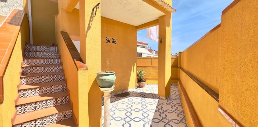 Bungalow in Torrevieja, Alicante, Spain 1 bedroom, 46 sq.m. No. 183043