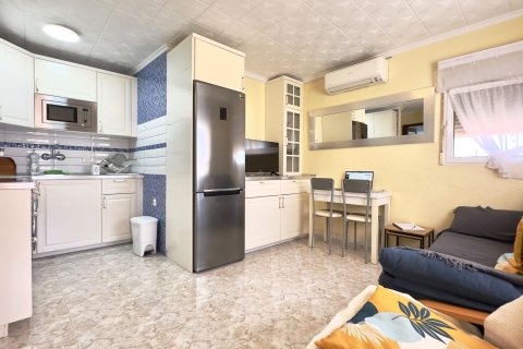 Bungalow for sale in Torrevieja, Alicante, Spain 1 bedroom, 46 sq.m. No. 183043 - photo 4