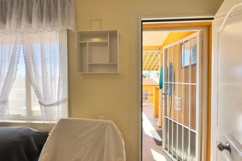Bungalow for sale in Torrevieja, Alicante, Spain 1 bedroom, 46 sq.m. No. 183043 - photo 18
