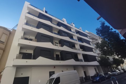 Apartment à Torrevieja, Alicante, Espagne 2 chambres, 60 m2 No. 149591