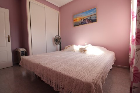 Finca till salu i Catral, Alicante, Spanien 3 sovrum, 110 kvm. Nr. 146612 - foto 12