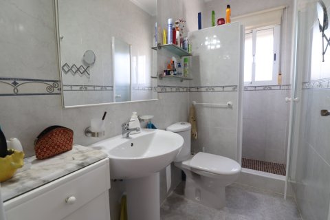 Finca till salu i Catral, Alicante, Spanien 3 sovrum, 110 kvm. Nr. 146612 - foto 13