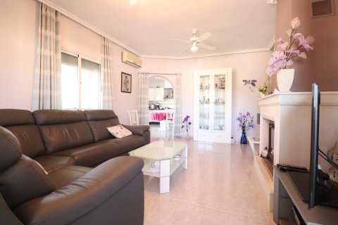 Finca till salu i Catral, Alicante, Spanien 3 sovrum, 110 kvm. Nr. 146612 - foto 15