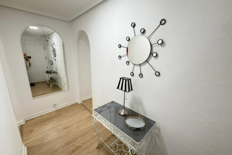 Apartamento en venta en Torrevieja, Alicante, España 2 dormitorios, 82 m2 No. 144033 - foto 17