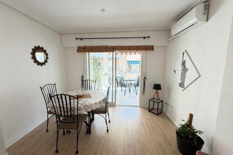 Apartamento en venta en Torrevieja, Alicante, España 2 dormitorios, 82 m2 No. 144033 - foto 5