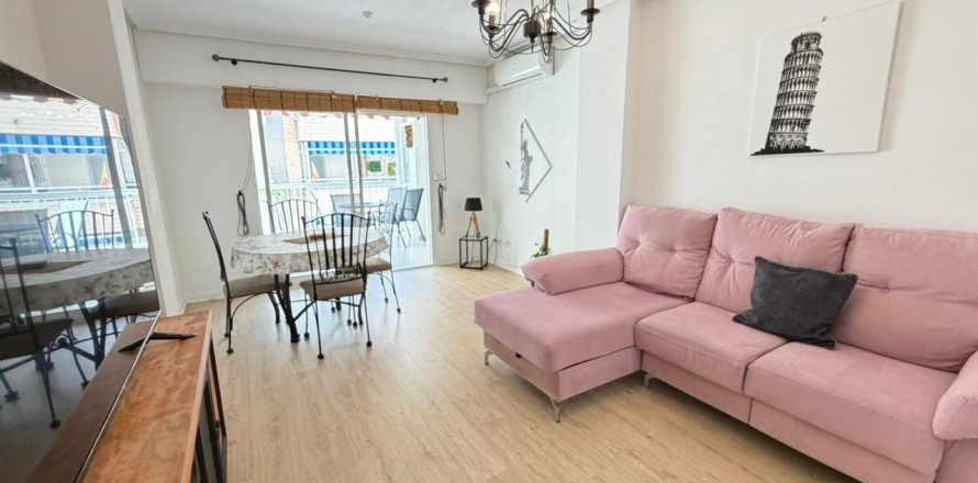 Apartamento en Torrevieja, Alicante, España 2 dormitorios, 82 m2 No. 144033