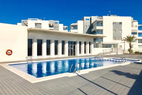 Apartamento en venta en Alicante, España 2 dormitorios, 76 m2 No. 144030 - foto 1