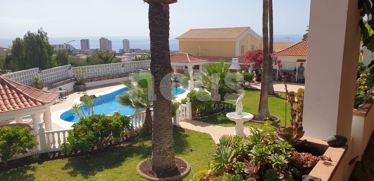 Villa in Callao Salvaje, Tenerife, Spain 8 bedrooms, 730 sq.m. No. 102916