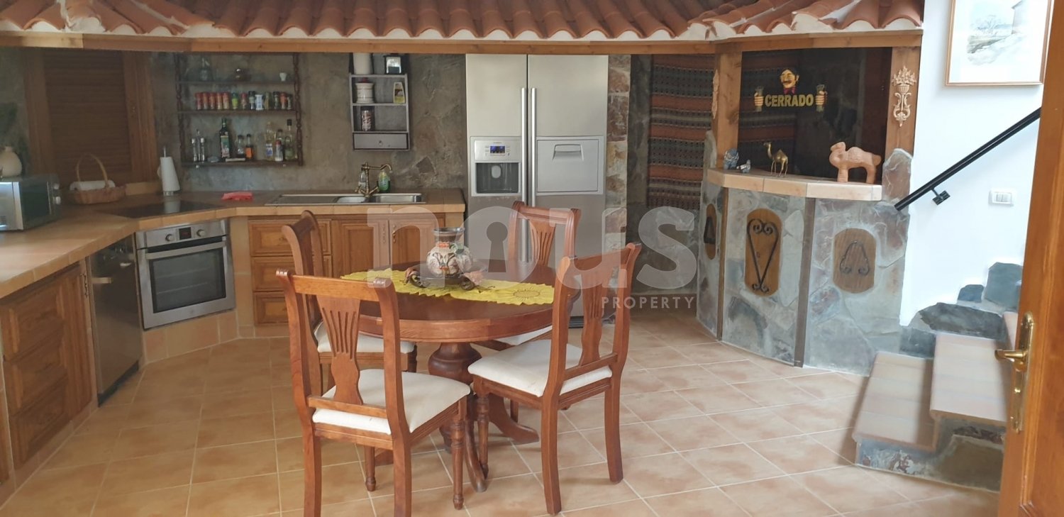 Villa in Callao Salvaje, Tenerife, Spain 8 bedrooms, 730 sq.m. No. 102916