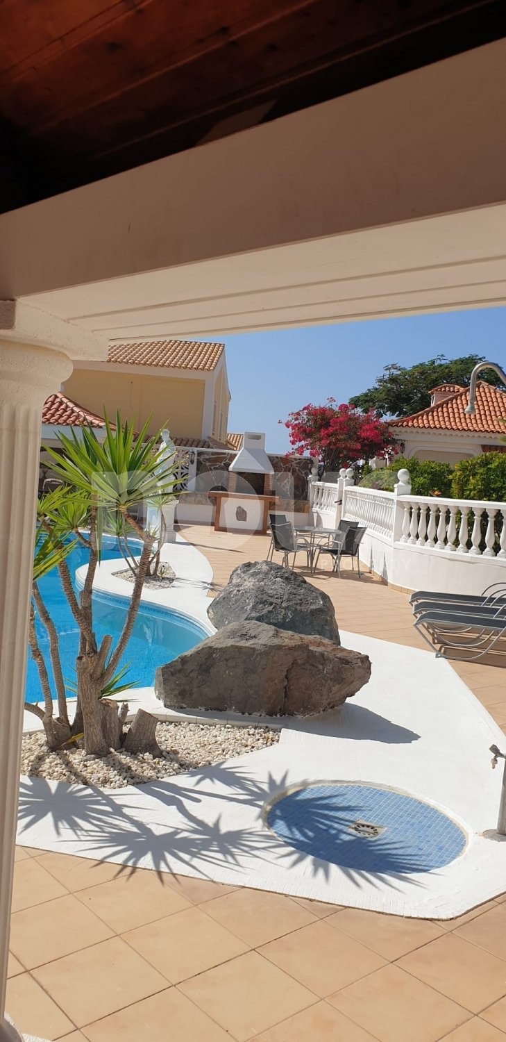Villa in Callao Salvaje, Tenerife, Spain 8 bedrooms, 730 sq.m. No. 102916