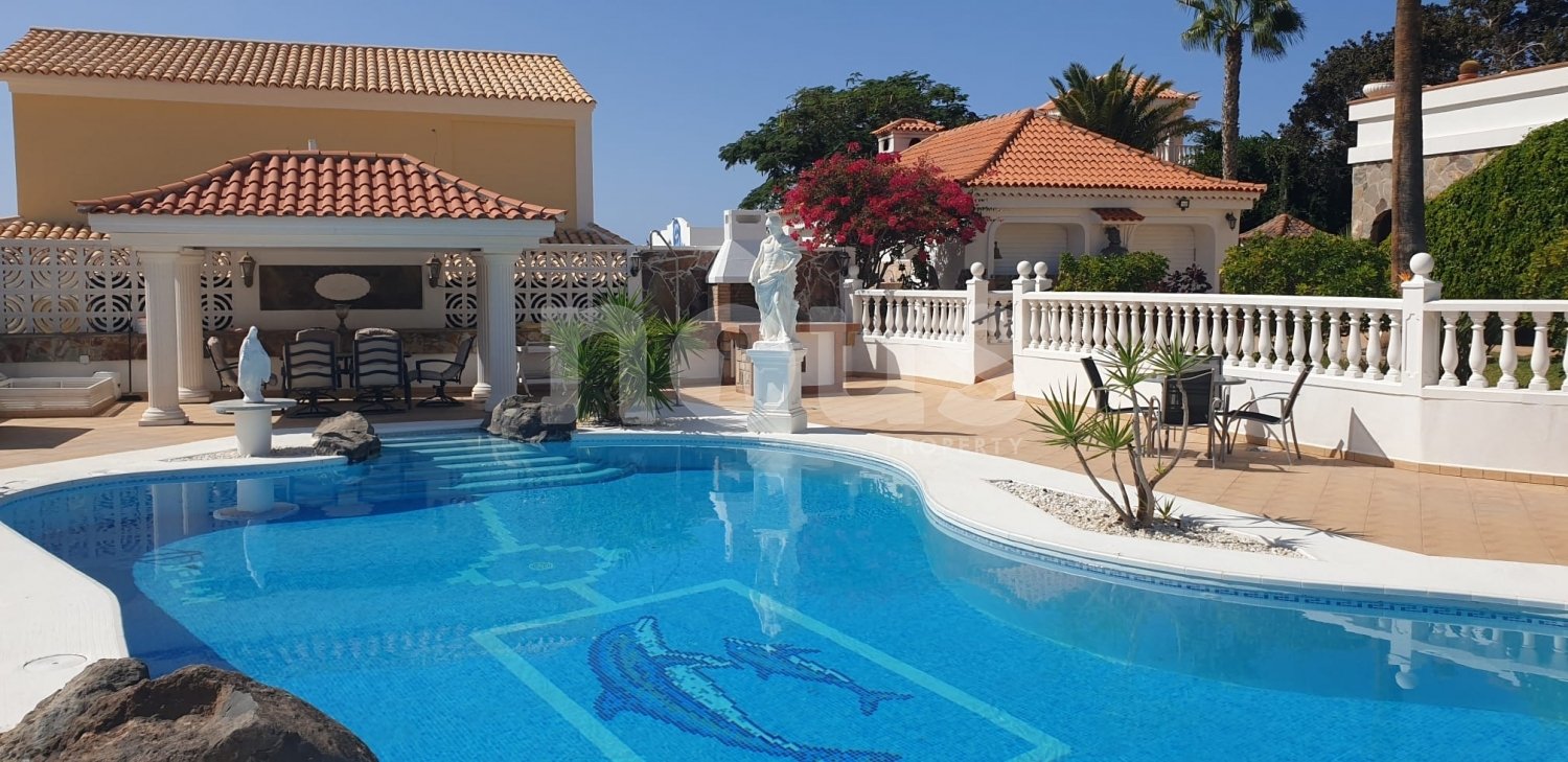 Villa in Callao Salvaje, Tenerife, Spain 8 bedrooms, 730 sq.m. No. 102916