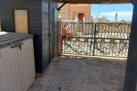 Tvåvåningslägenhet till salu i La Zenia, Alicante, Spanien 3 sovrum, 90 kvm. Nr. 194439 - foto 25