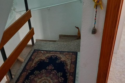 Tvåvåningslägenhet till salu i La Zenia, Alicante, Spanien 3 sovrum, 90 kvm. Nr. 194439 - foto 12