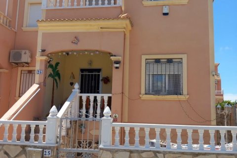 Tvåvåningslägenhet till salu i La Zenia, Alicante, Spanien 3 sovrum, 90 kvm. Nr. 194439 - foto 3