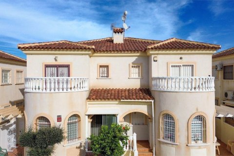 Hus till salu i Torrevieja, Alicante, Spanien 3 sovrum, 75 kvm. Nr. 194440 - foto 3