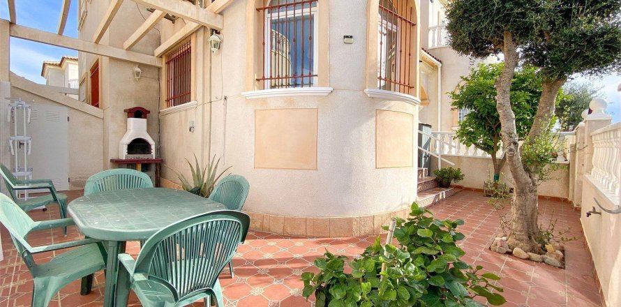 Hus i Torrevieja, Alicante, Spanien 3 sovrum, 75 kvm. Nr. 194440