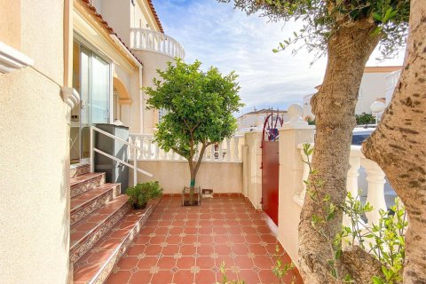 Hus till salu i Torrevieja, Alicante, Spanien 3 sovrum, 75 kvm. Nr. 194440 - foto 9
