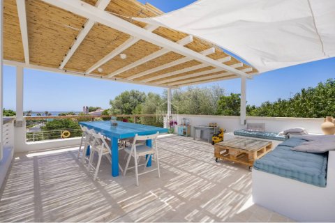 Villa for sale in Sant Lluis, Menorca, Spain 4 bedrooms, 150 sq.m. No. 181285 - photo 5