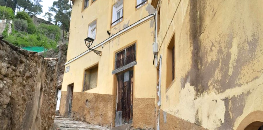 Apartament w Berga, Barcelona, Hiszpania 4 sypialnie, 80 mkw. nr 191440