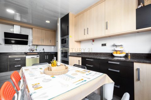 Talo myytävänä Palafolls, Barcelona, Espanja, 4 makuuhuonetta, 254 m2 No. 172021 - kuva 11