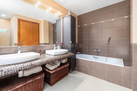Talo myytävänä Palafolls, Barcelona, Espanja, 4 makuuhuonetta, 254 m2 No. 172021 - kuva 12