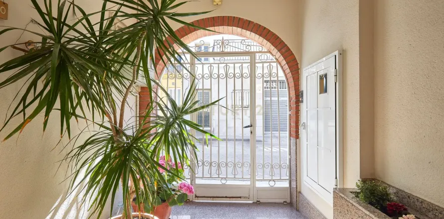 Māja Sabadell, Barcelona, Spānijā 4 istabas, 216 m2 Nr. 172018