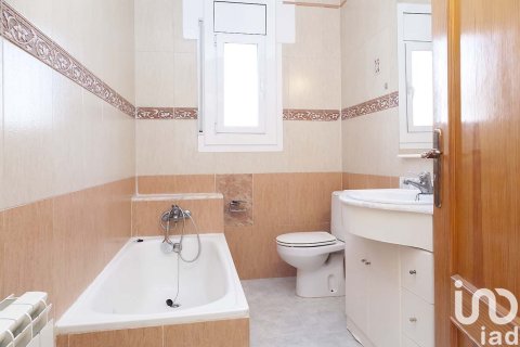 Dom w Castellgali, Barcelona, Hiszpania 4 sypialnie, 232 mkw. nr 154131 – zdjęcie 12