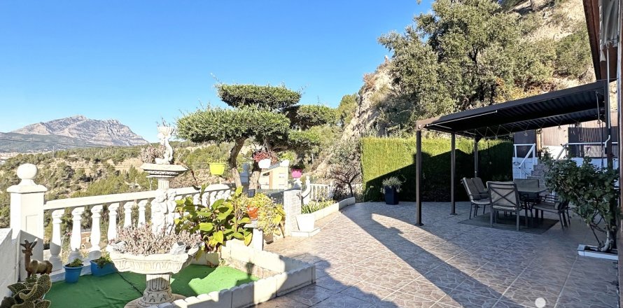 Hus i Abrera, Barcelona, Spanien 4 sovrum, 783 kvm. Nr. 154133