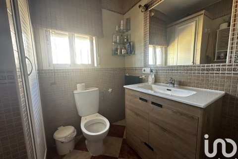 Commercial property for sale in La Antilla, Huelva, Spain 4 bedrooms, 189 sq.m. No. 154128 - photo 10