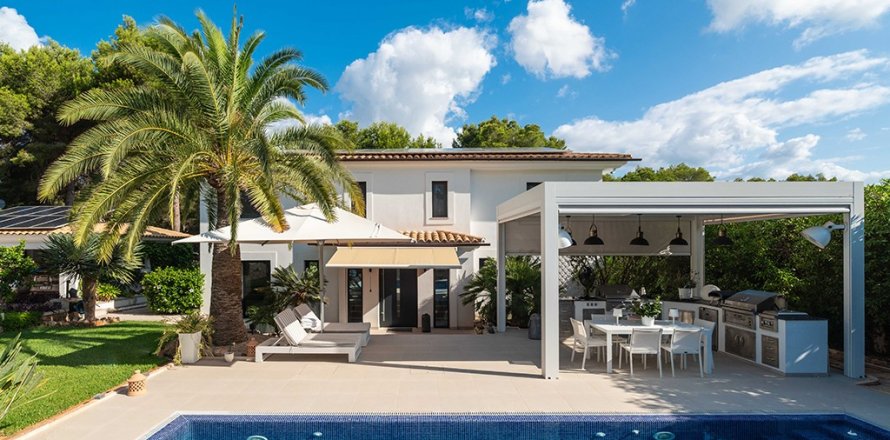 Villa en Costa De La Calma, Mallorca, España 5 dormitorios, 348 m2 No. 143457
