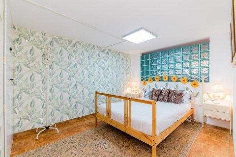 Kaupunkipientalo myytävänä Torrevieja, Alicante, Espanja, 3 makuuhuonetta, 257 m2 No. 194256 - kuva 9