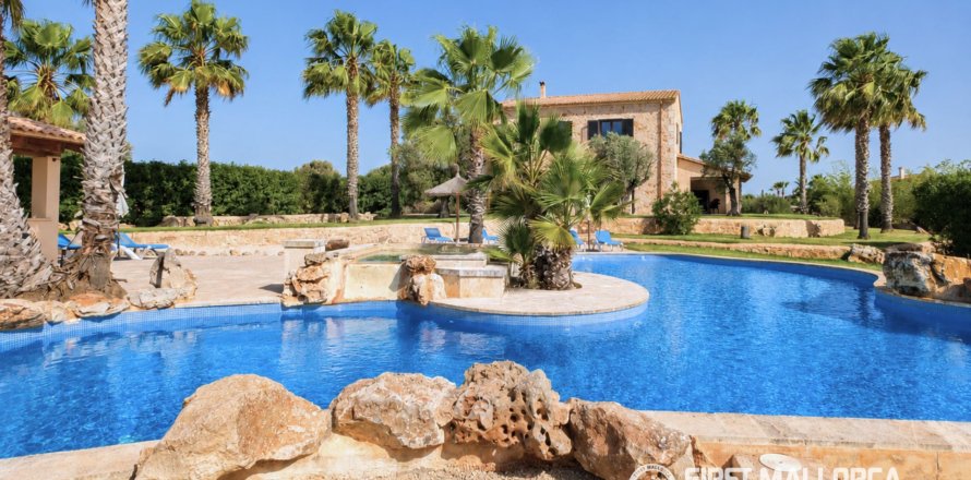 Finca in Santanyi, Mallorca, Spain 4 bedrooms, 388 sq.m. No. 178130