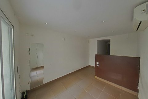 Apartment for sale in Barcelona, Spain 6 bedrooms, 103 sq.m. No. 167182 - photo 4